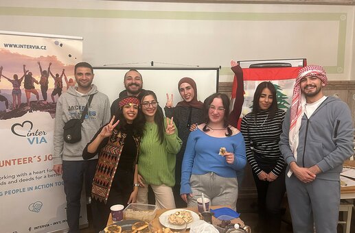 setkání mezinárodních dobrovolníků na příjezdovém semináři  setkání mezinárodních dobrovolníků na příjezdovém semináři