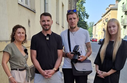 Psychoterapeutka a sociální pracovnice z projektu STEZKA a kolegové z oddělení PR a propagace Psychoterapeutka a sociální pracovnice z projektu STEZKA a kolegové z oddělení PR a propagace